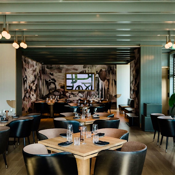 Photo by Sunny Collabs